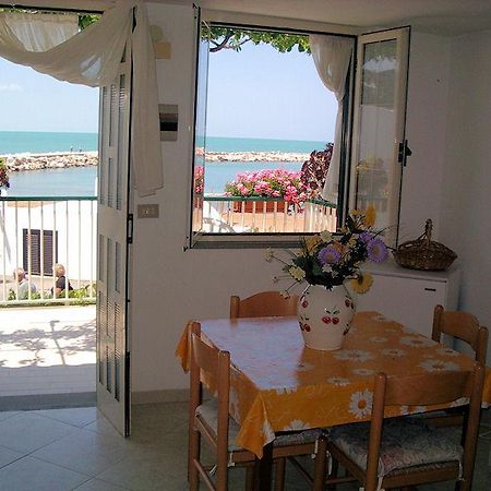 BLU MARINE CASA a 10mt dalla SPIAGGIA Peschici Esterno foto