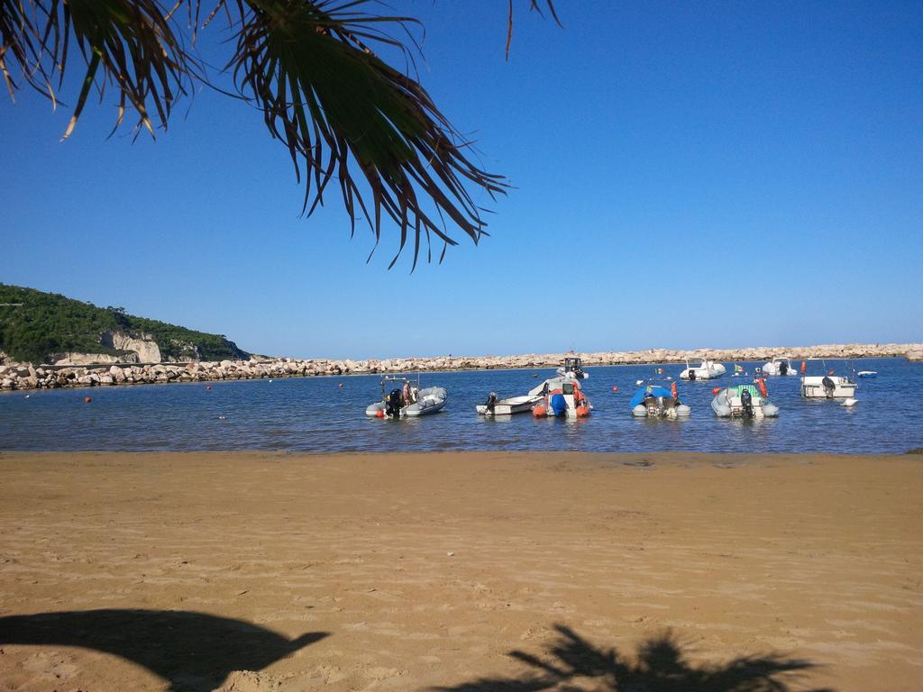 BLU MARINE CASA a 10mt dalla SPIAGGIA Peschici Esterno foto