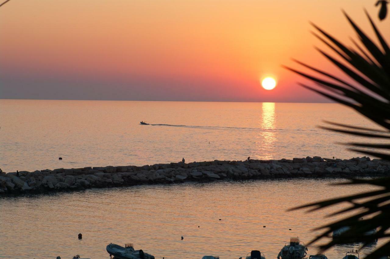 BLU MARINE CASA a 10mt dalla SPIAGGIA Peschici Esterno foto